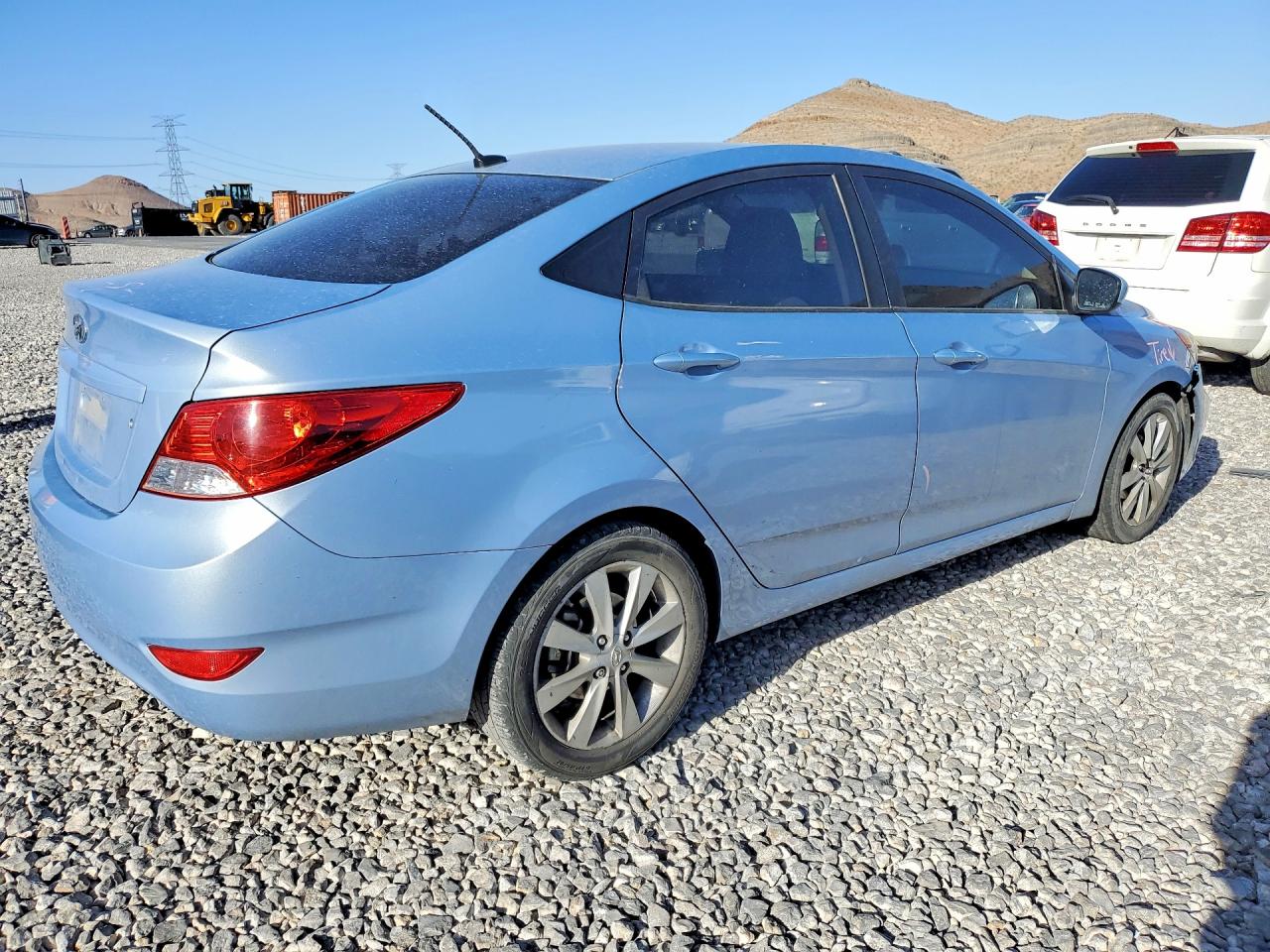 2012 HYUNDAI ACCENT photo 5