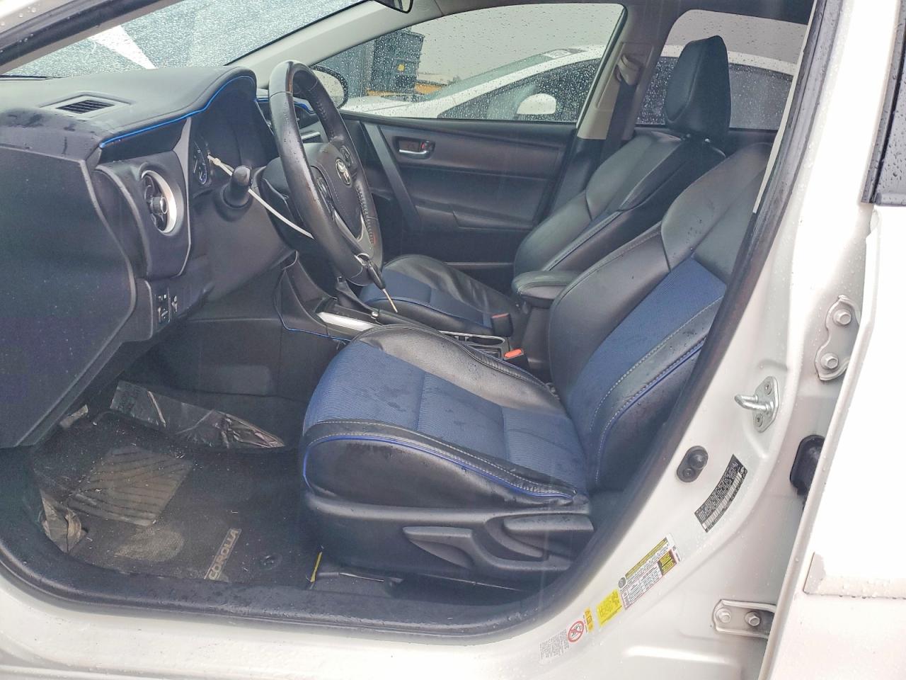 2017 TOYOTA COROLLA SE photo 7