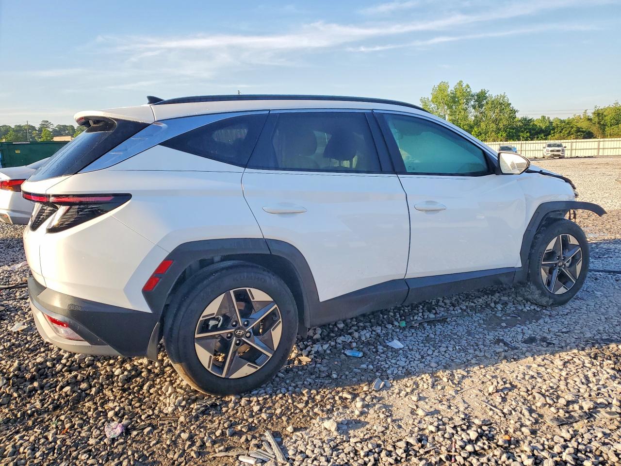 2025 HYUNDAI TUCSON SEL photo 5