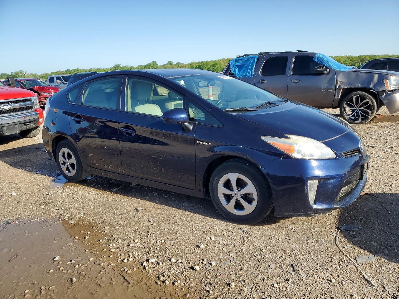 2013 TOYOTA PRIUS FOUR photo 7