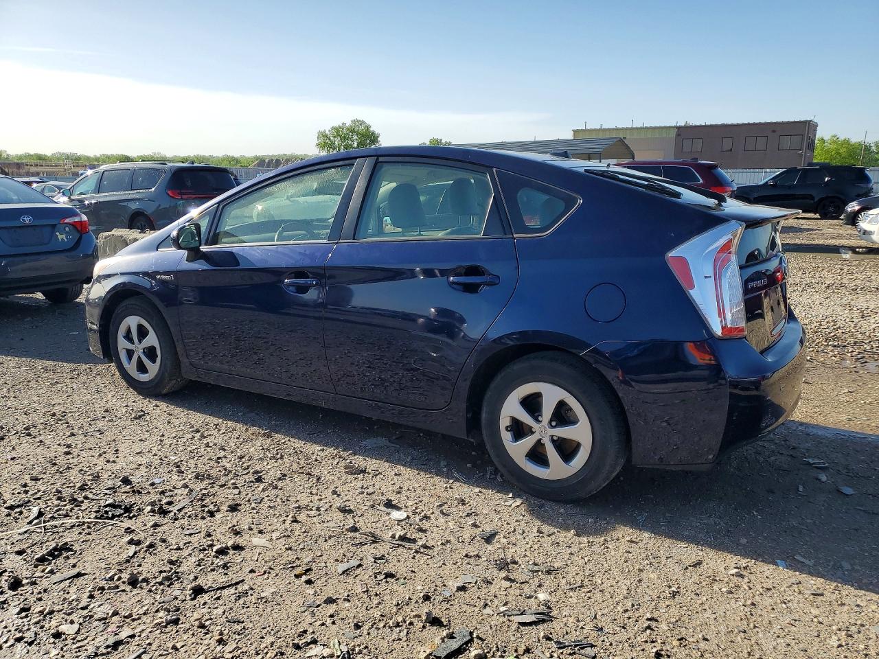 2013 TOYOTA PRIUS FOUR photo 3