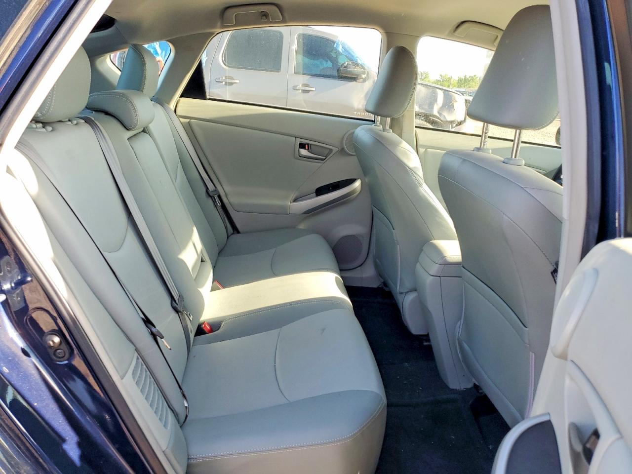 2013 TOYOTA PRIUS FOUR photo 19