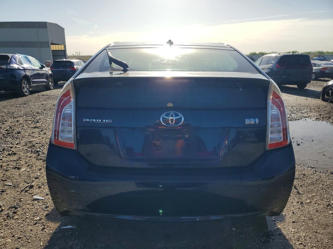 2013 TOYOTA PRIUS FOUR photo 11