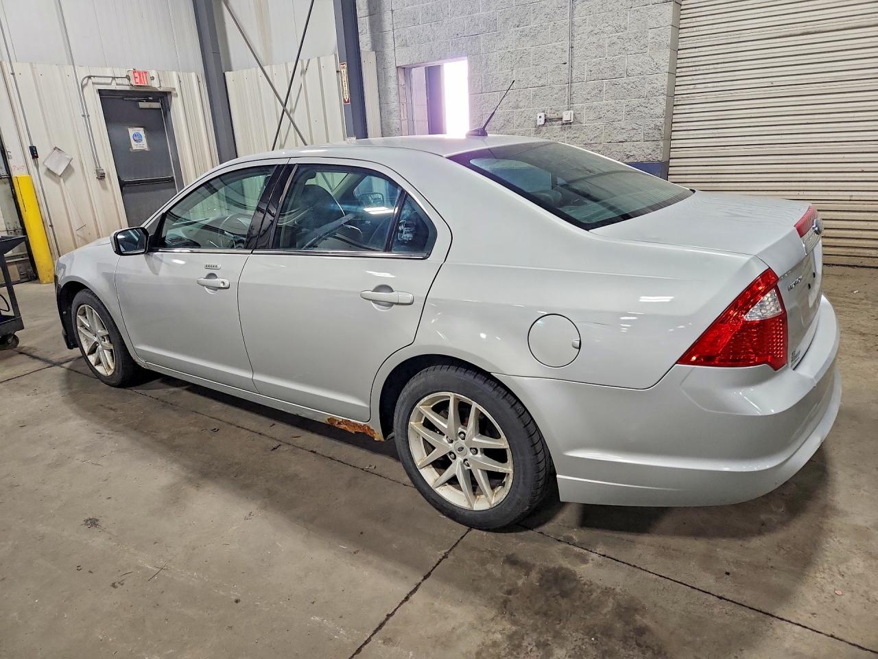 2010 FORD FUSION SEL photo 2