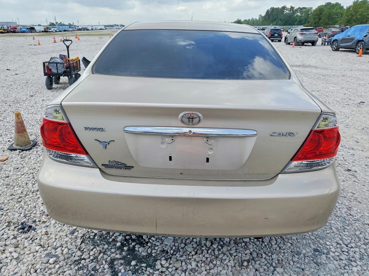 2006 TOYOTA CAMRY STANDARD photo 11