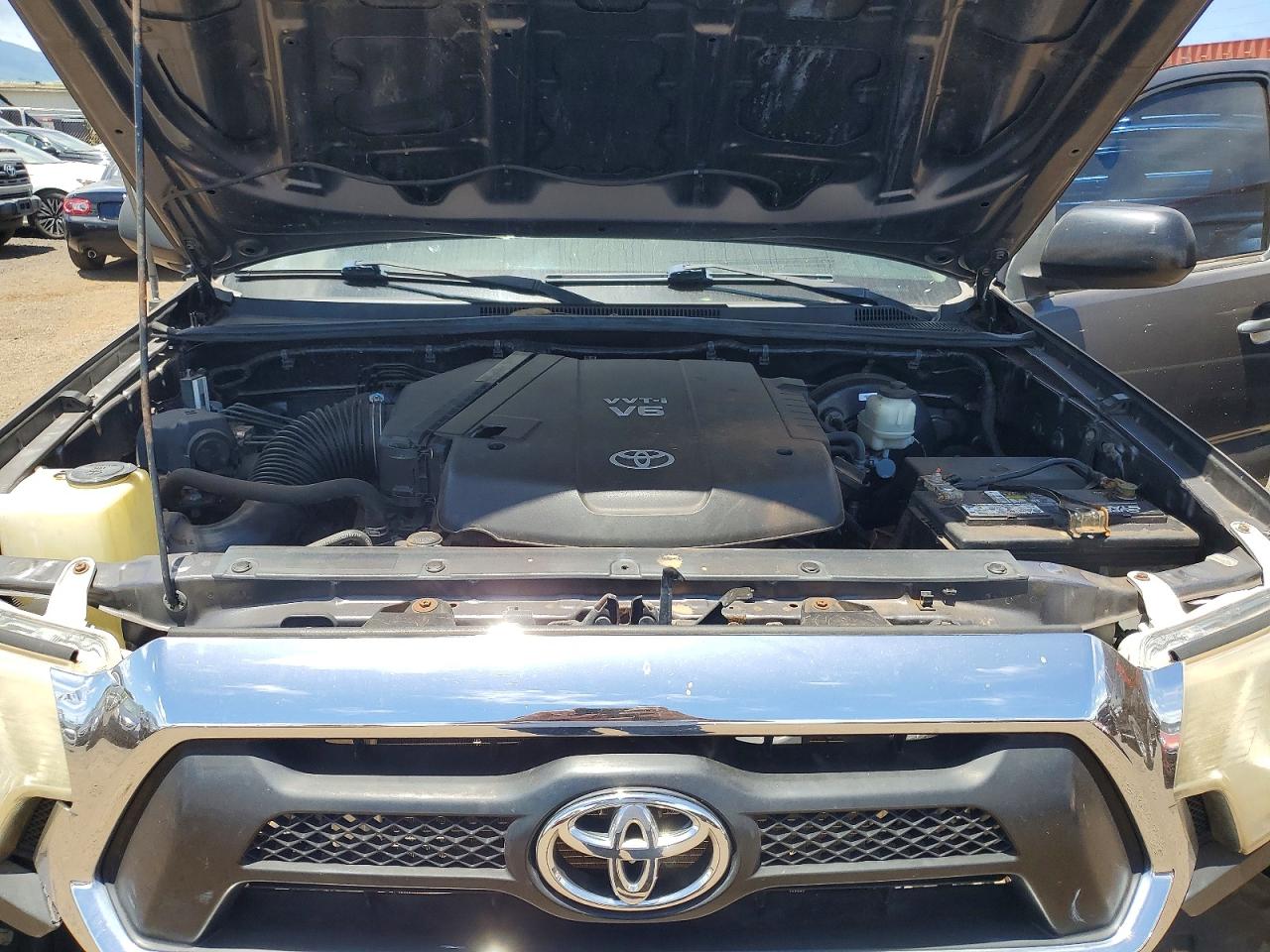 2013 TOYOTA TACOMA photo 11