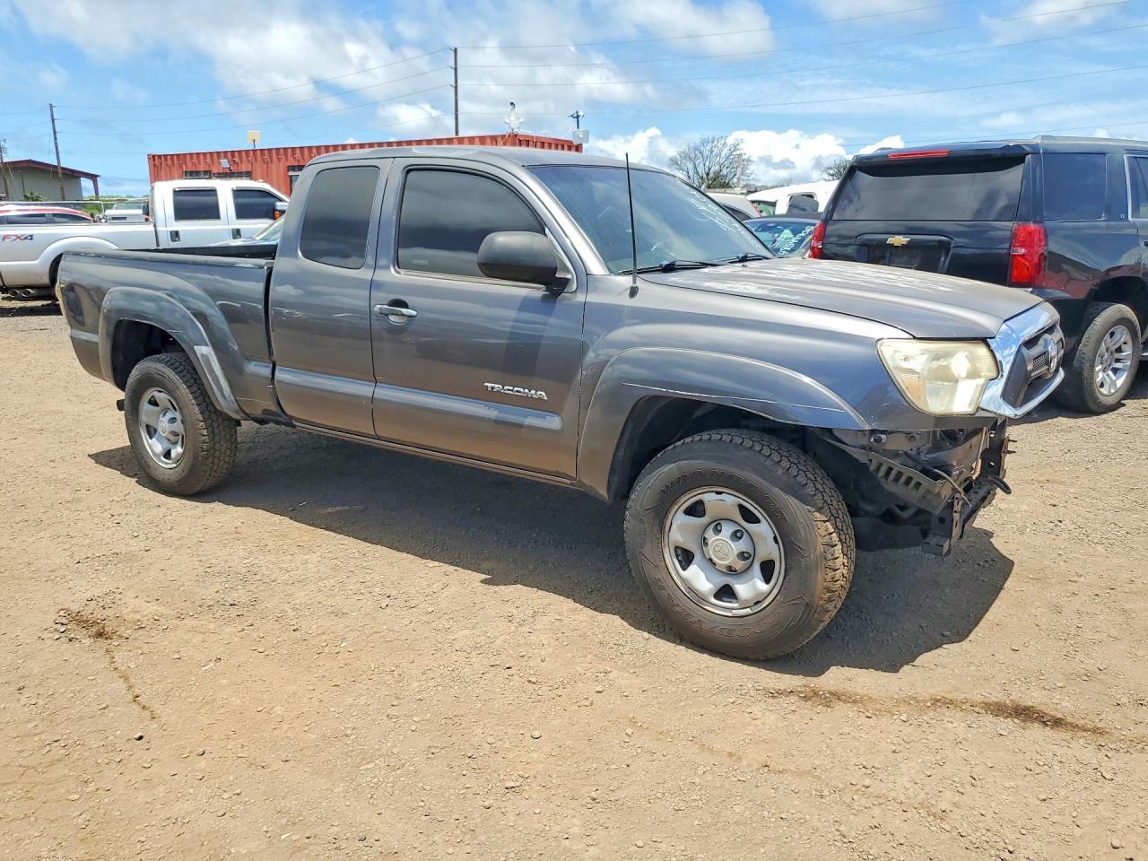 2013 TOYOTA TACOMA photo 4