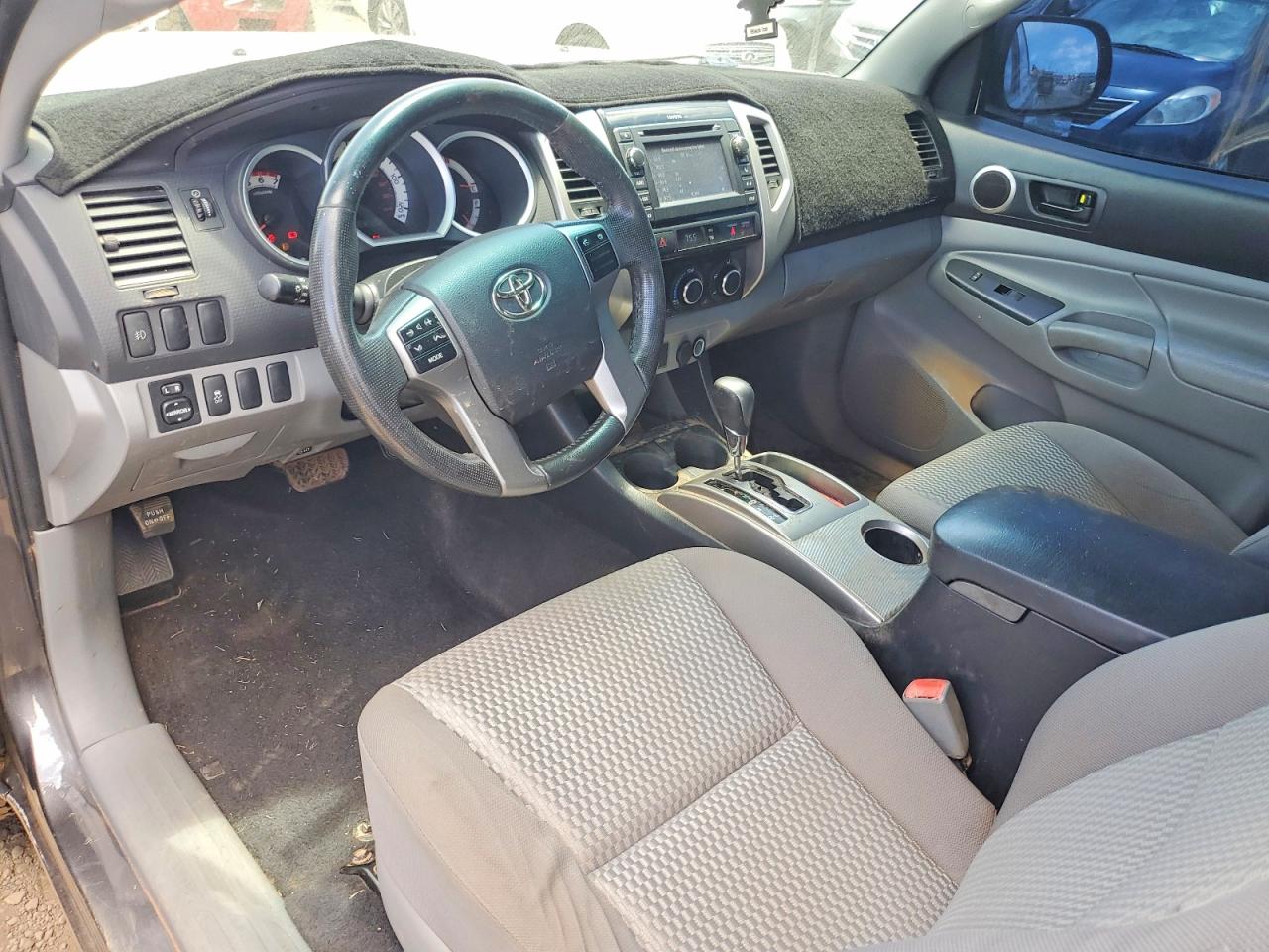 2013 TOYOTA TACOMA photo 8