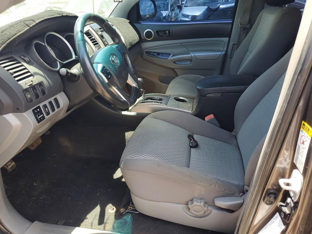 2013 TOYOTA TACOMA photo 7