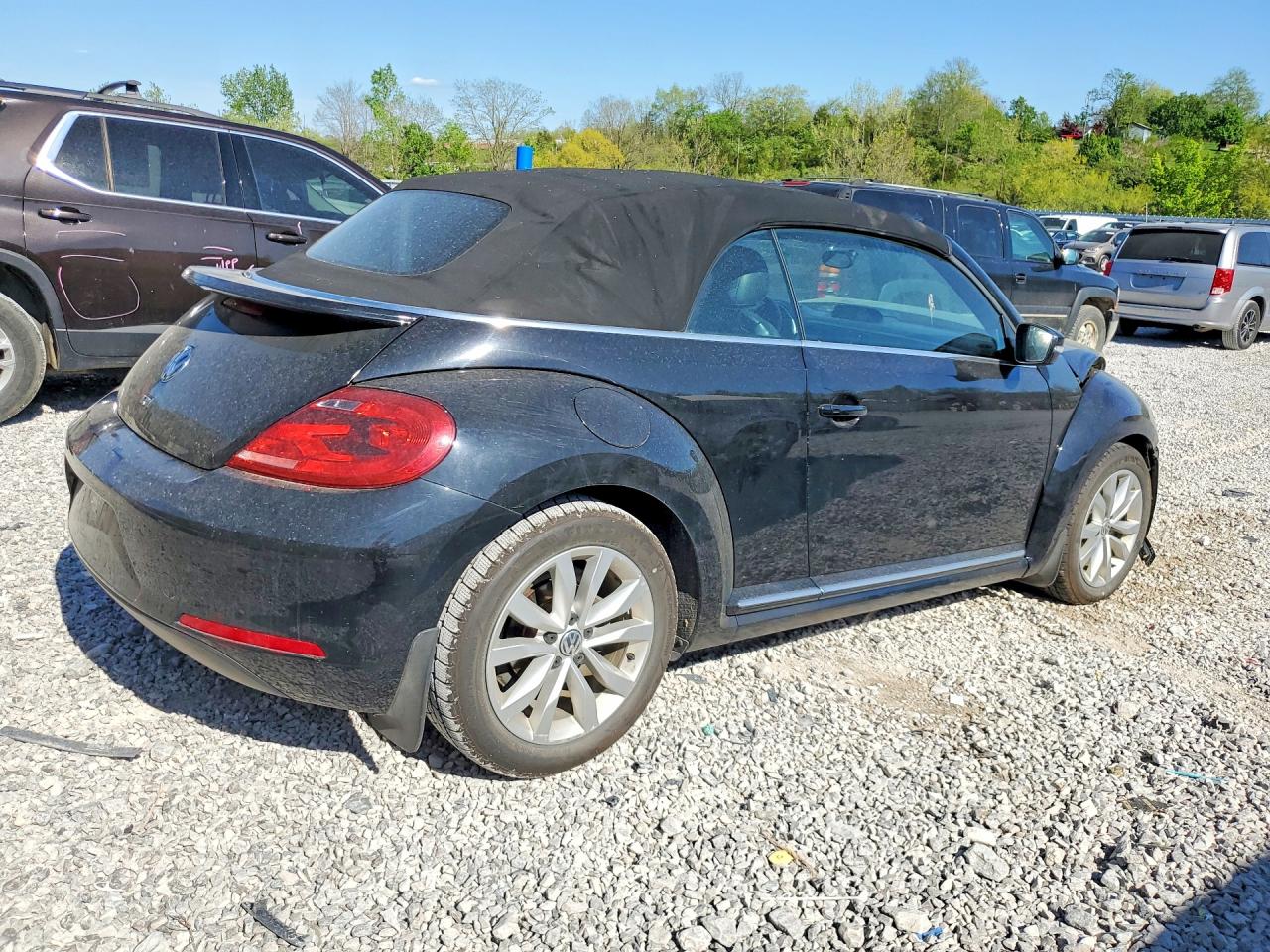 2013 VOLKSWAGEN BEETLE photo 5