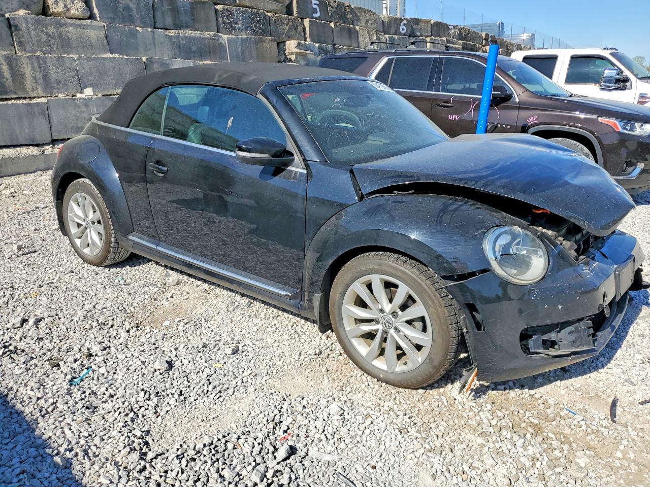2013 VOLKSWAGEN BEETLE photo 7