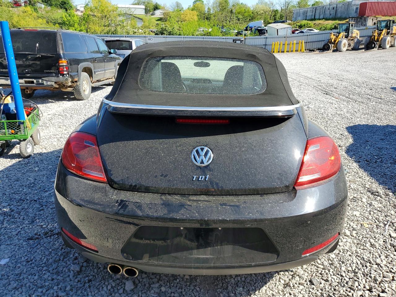 2013 VOLKSWAGEN BEETLE photo 11