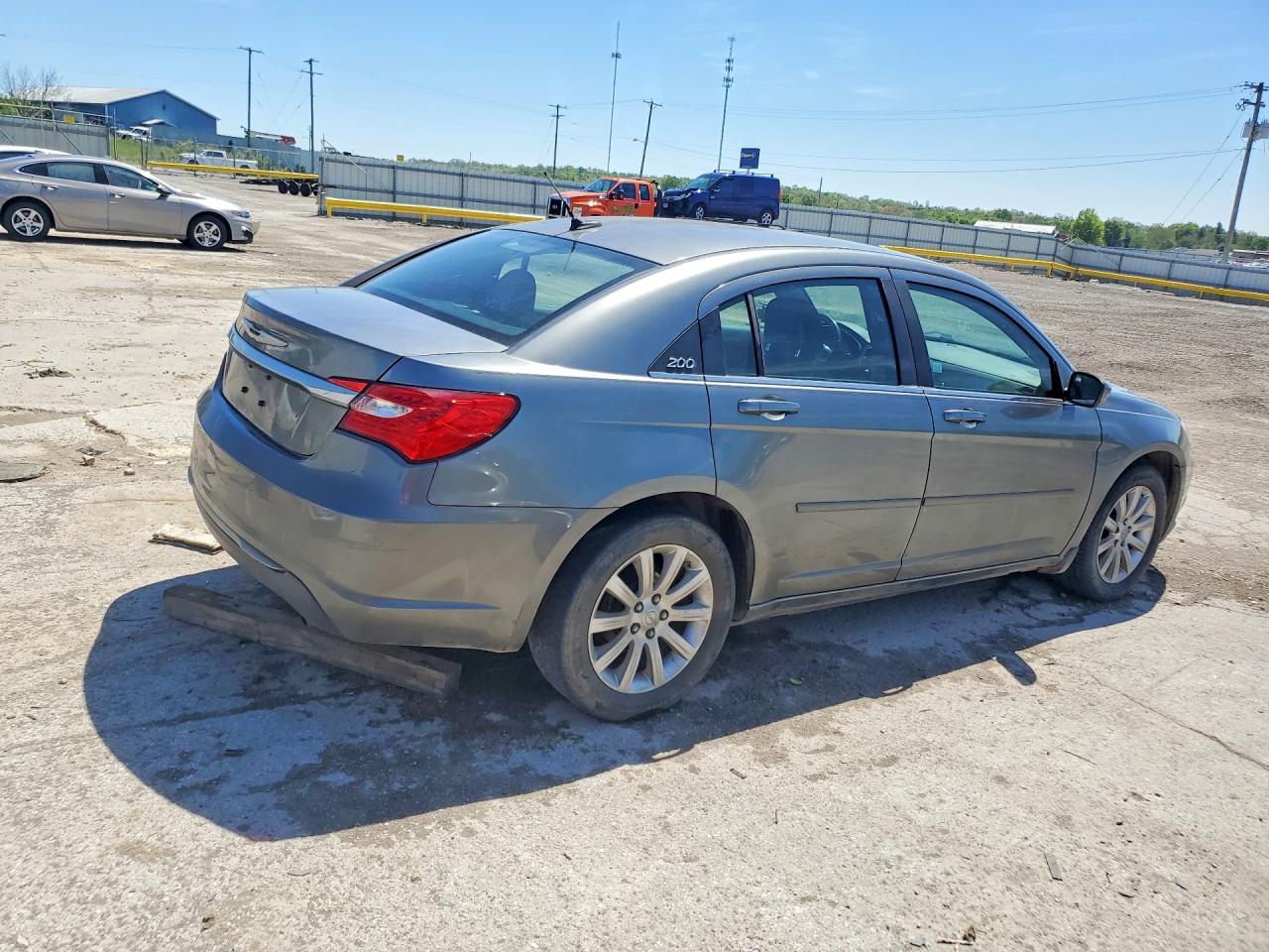 2013 CHRYSLER 200 TOURING photo 7