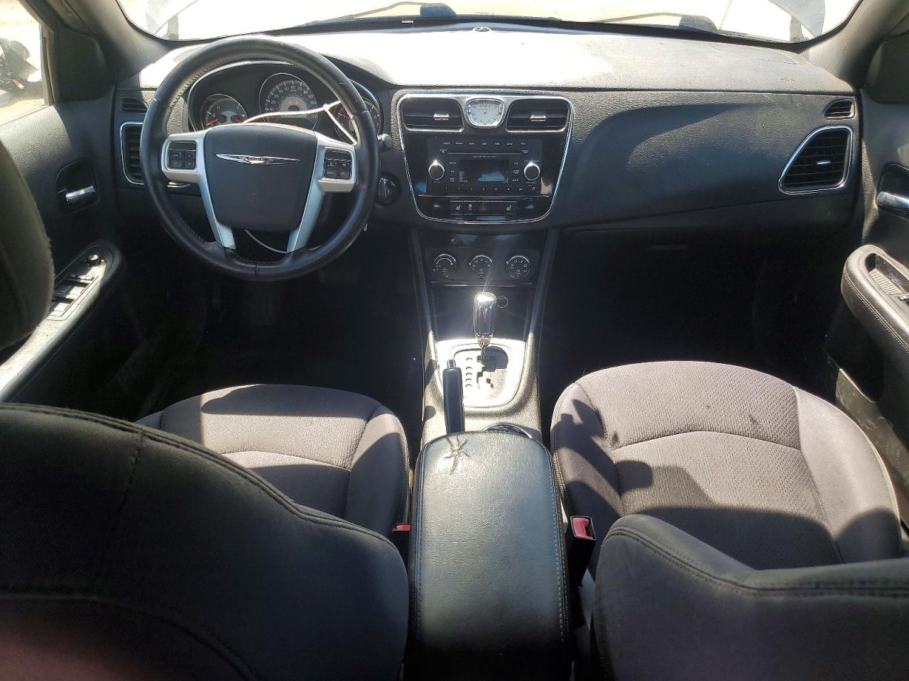 2013 CHRYSLER 200 TOURING photo 22