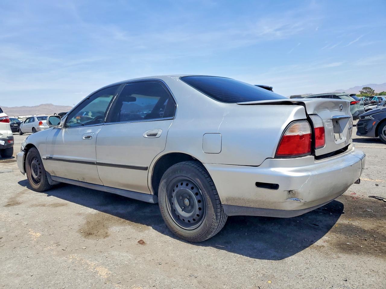1997 HONDA ACCORD LX photo 3