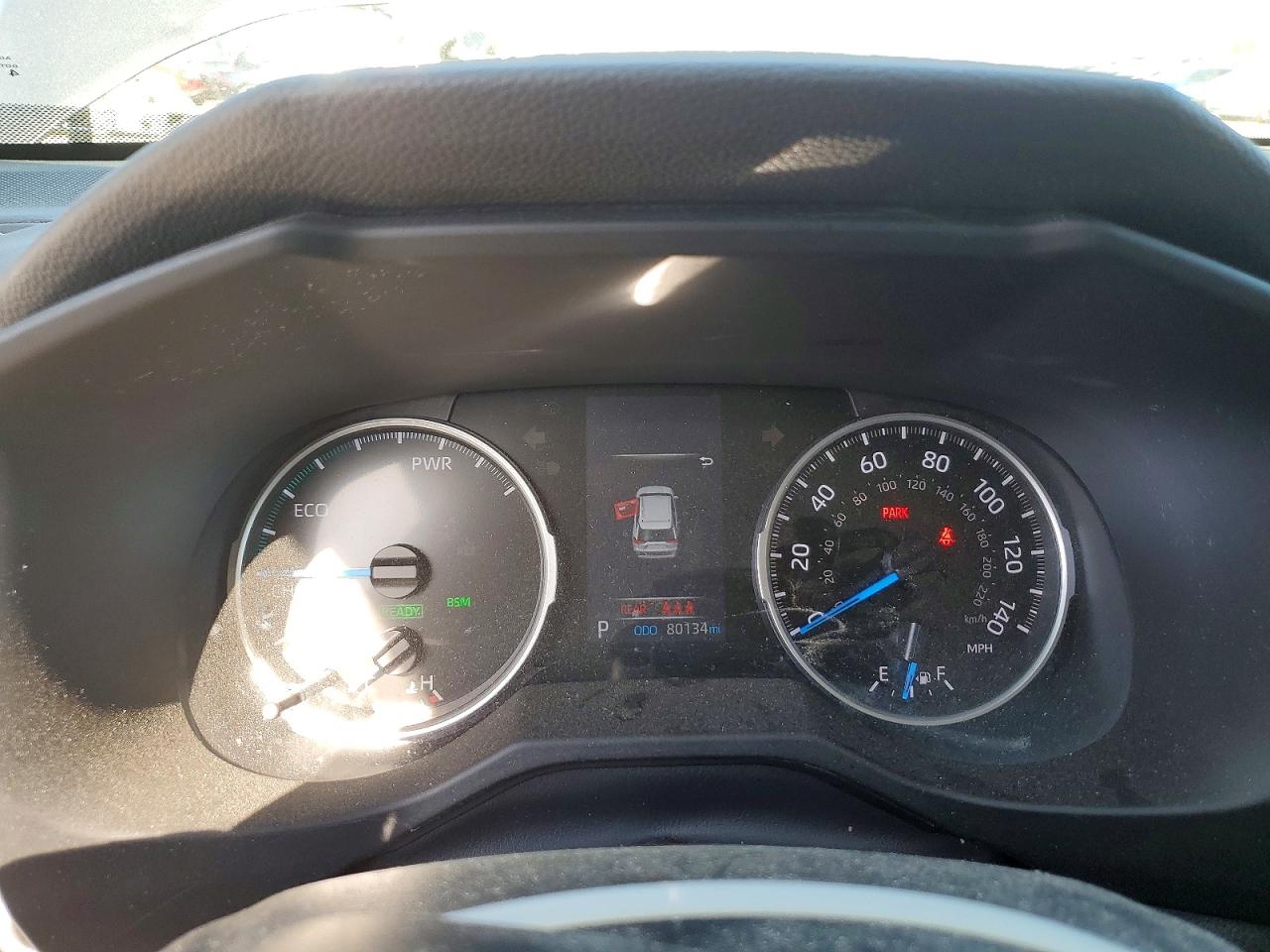 2021 TOYOTA RAV4 XLE photo 9