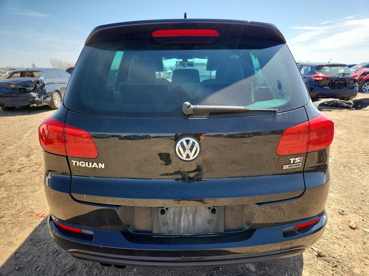 2016 VOLKSWAGEN TIGUAN photo 11
