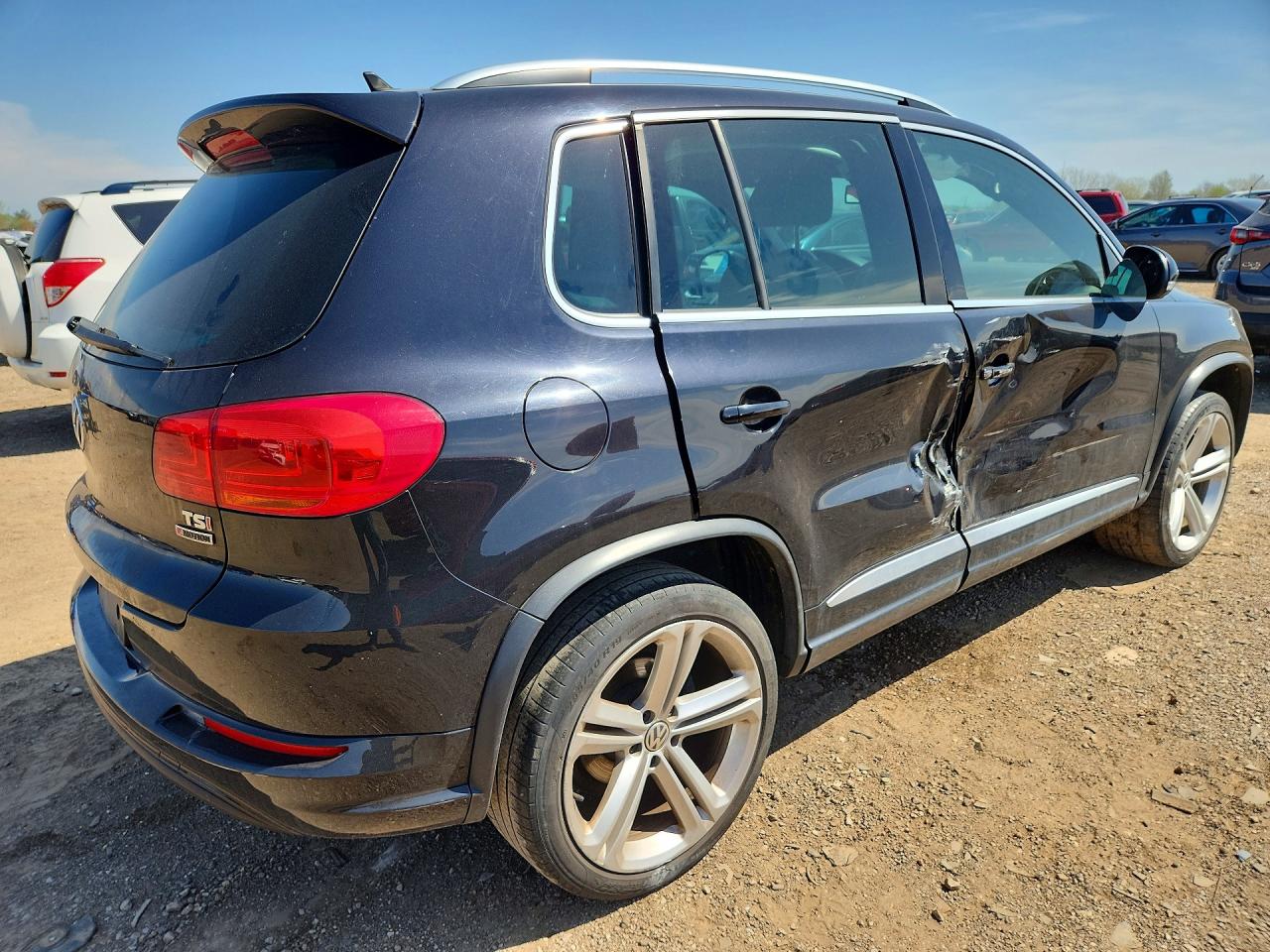 2016 VOLKSWAGEN TIGUAN photo 5