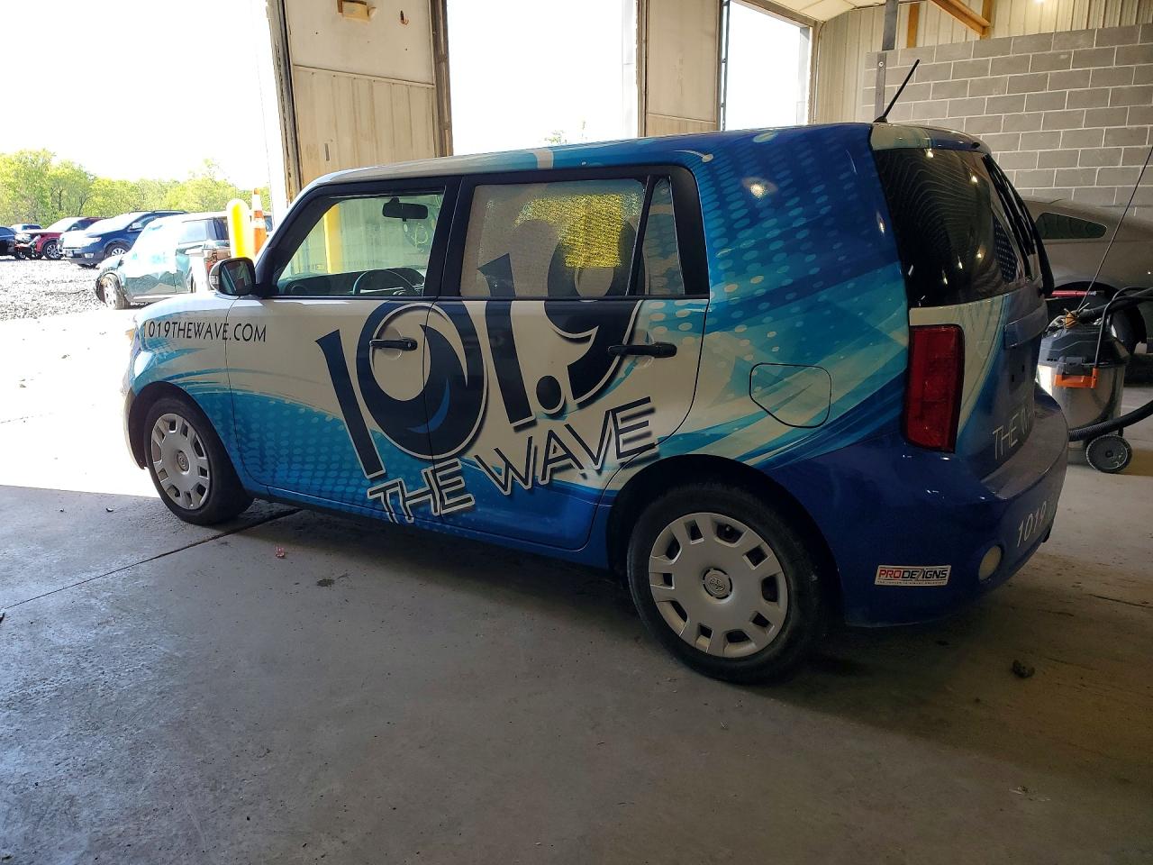 2008 TOYOTA SCION XB photo 3