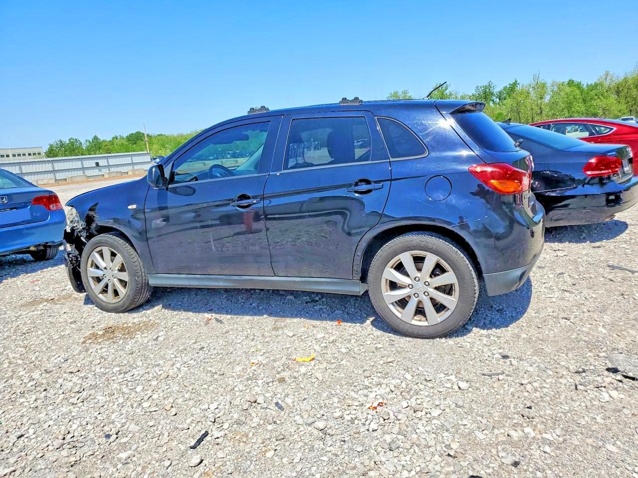 2013 MITSUBISHI OUTLANDER SPORT ES photo 3