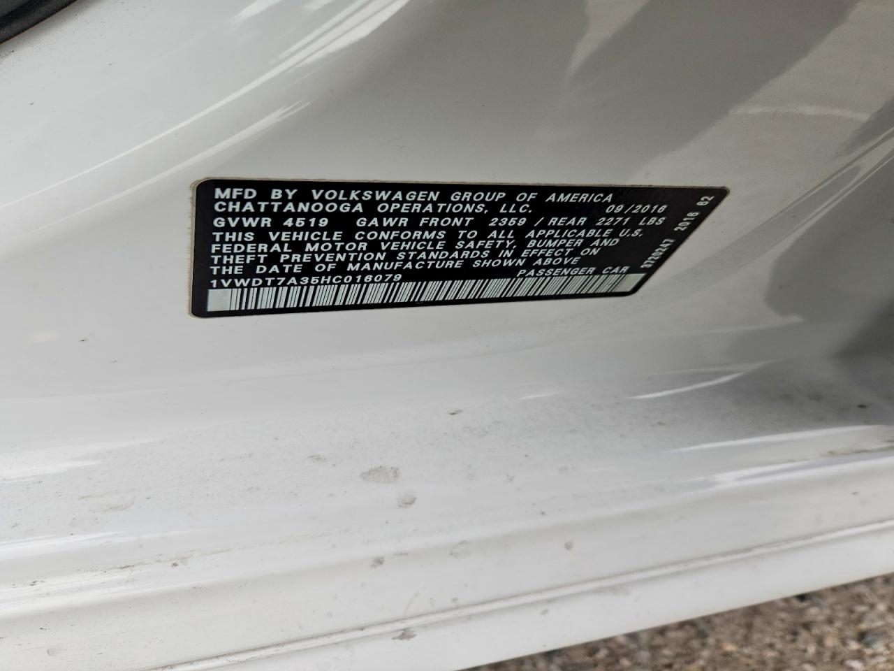 2017 VOLKSWAGEN PASSAT R-LINE photo 25