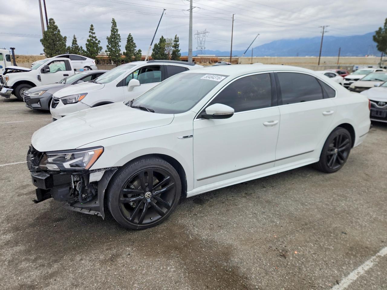 2017 VOLKSWAGEN PASSAT