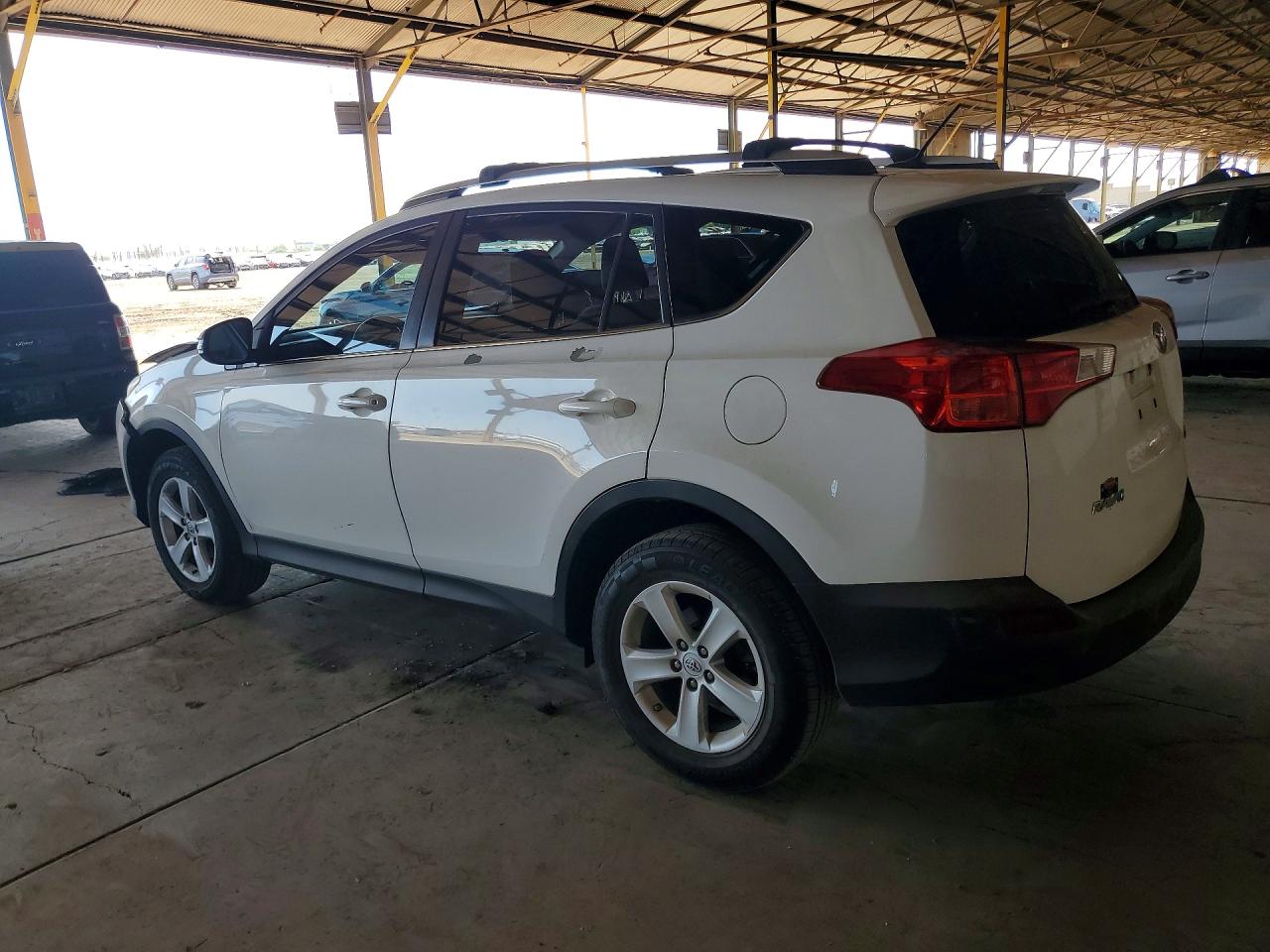 2014 TOYOTA RAV4 XLE photo 3
