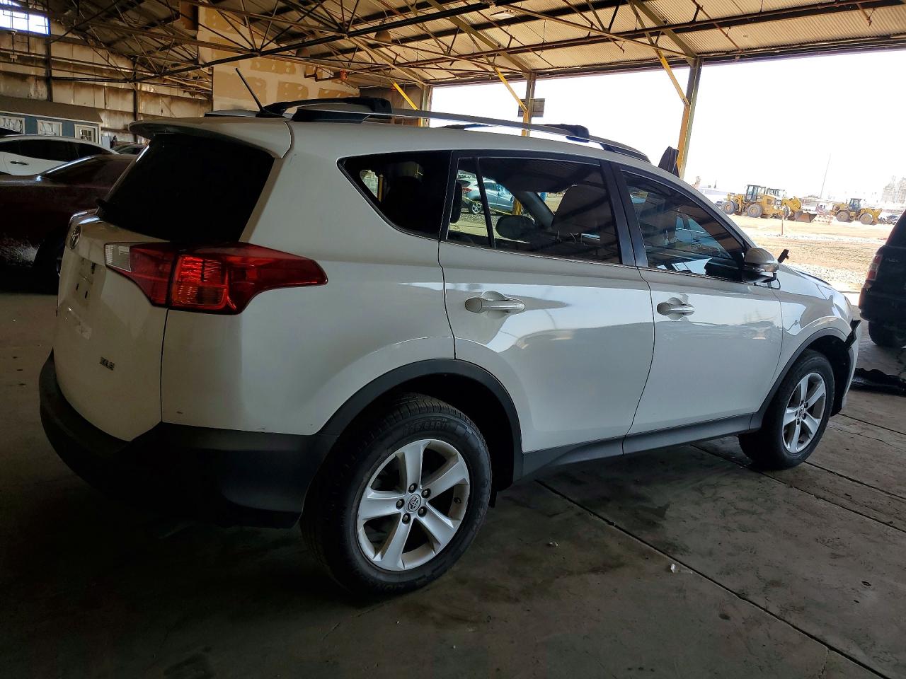 2014 TOYOTA RAV4 XLE photo 5