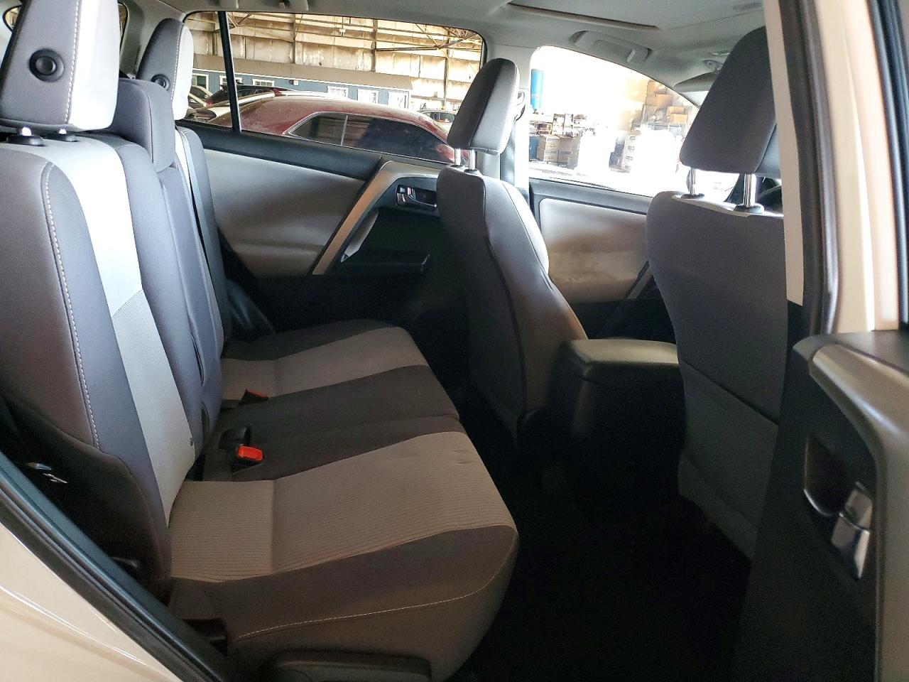 2014 TOYOTA RAV4 XLE photo 19