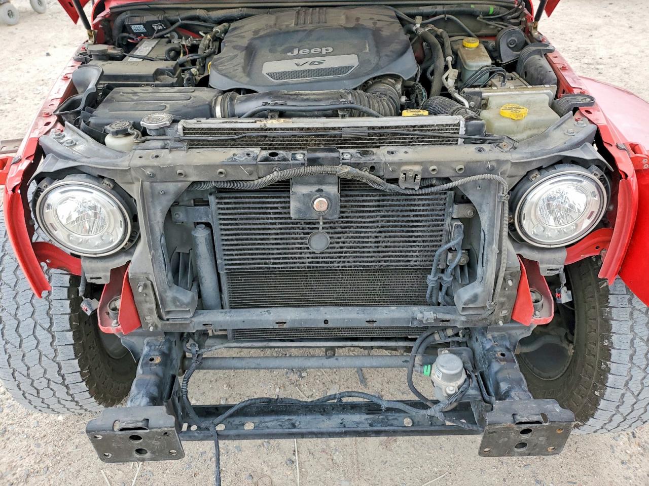 2018 JEEP WRANGLER UNLIMITED SAHARA photo 11