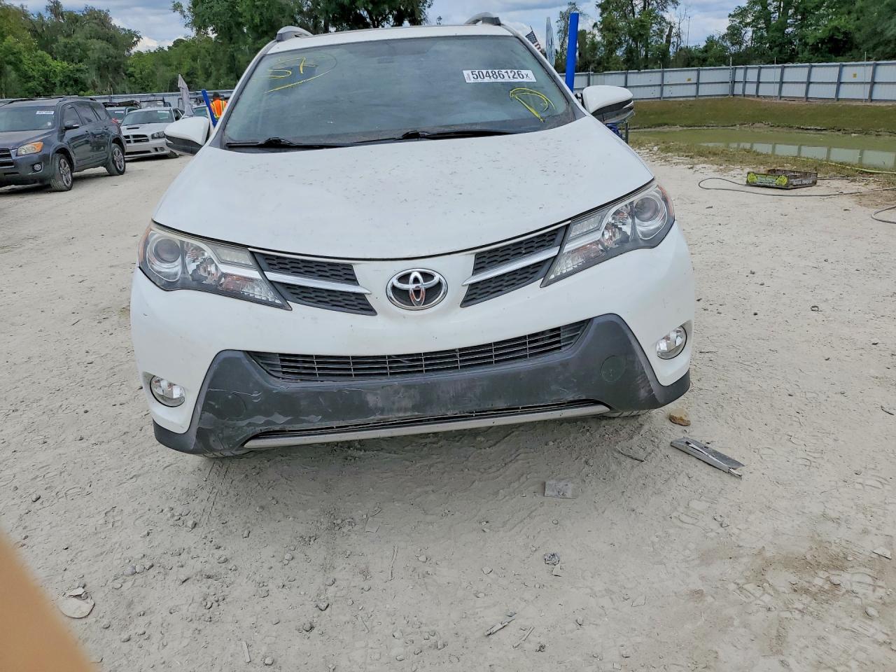 2015 TOYOTA RAV4 XLE photo 9
