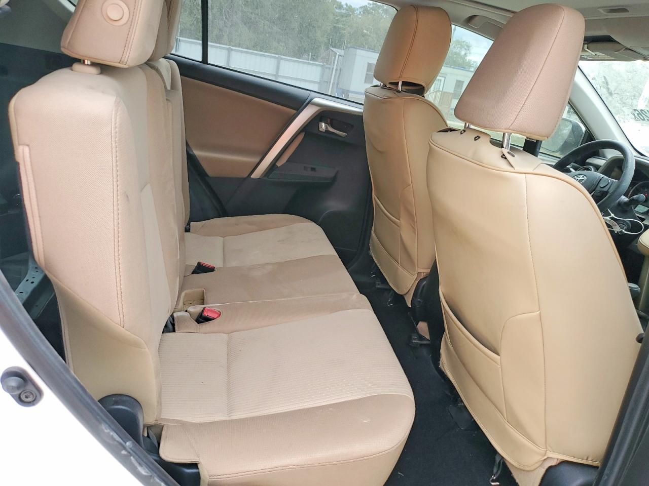 2015 TOYOTA RAV4 XLE photo 21