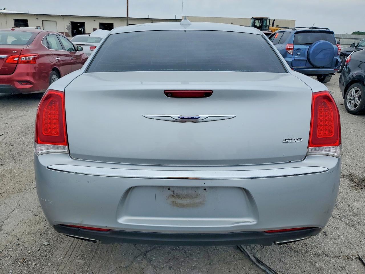 2019 CHRYSLER 300 TOURING photo 11