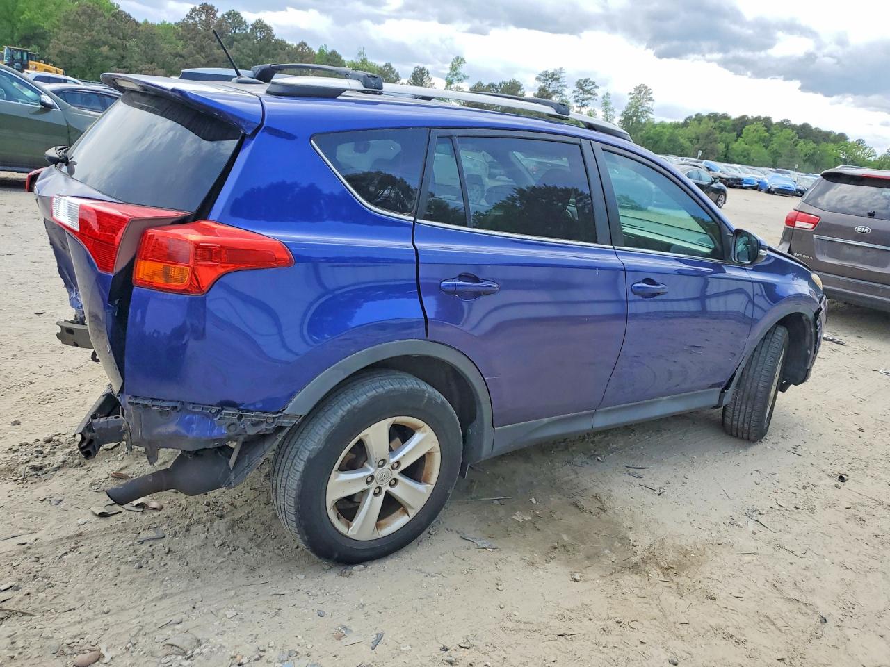 2014 TOYOTA RAV4 XLE photo 5