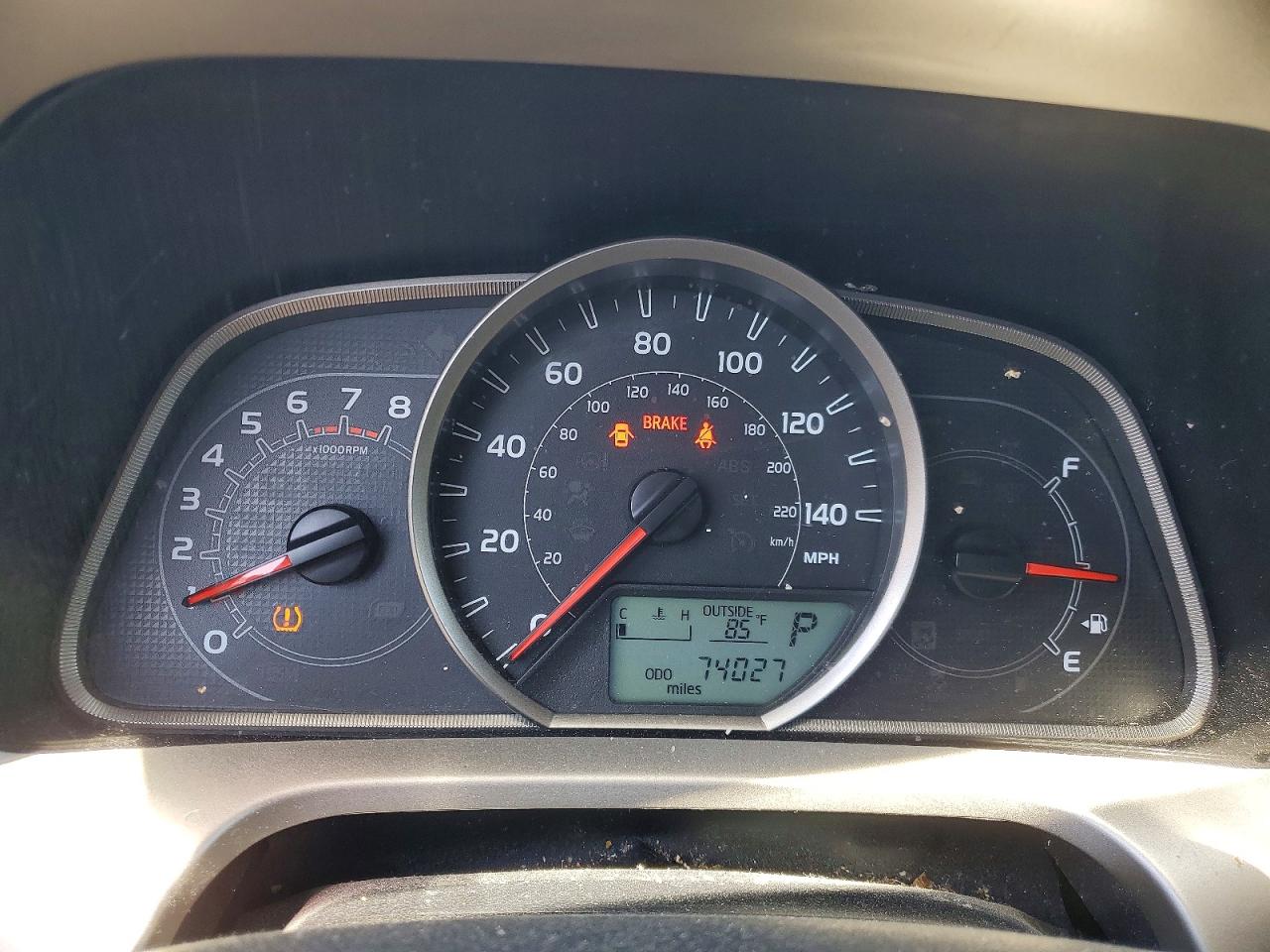 2014 TOYOTA RAV4 XLE photo 17