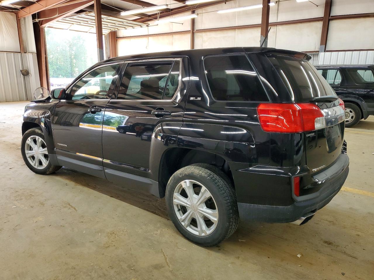 2017 GMC TERRAIN SLE photo 2