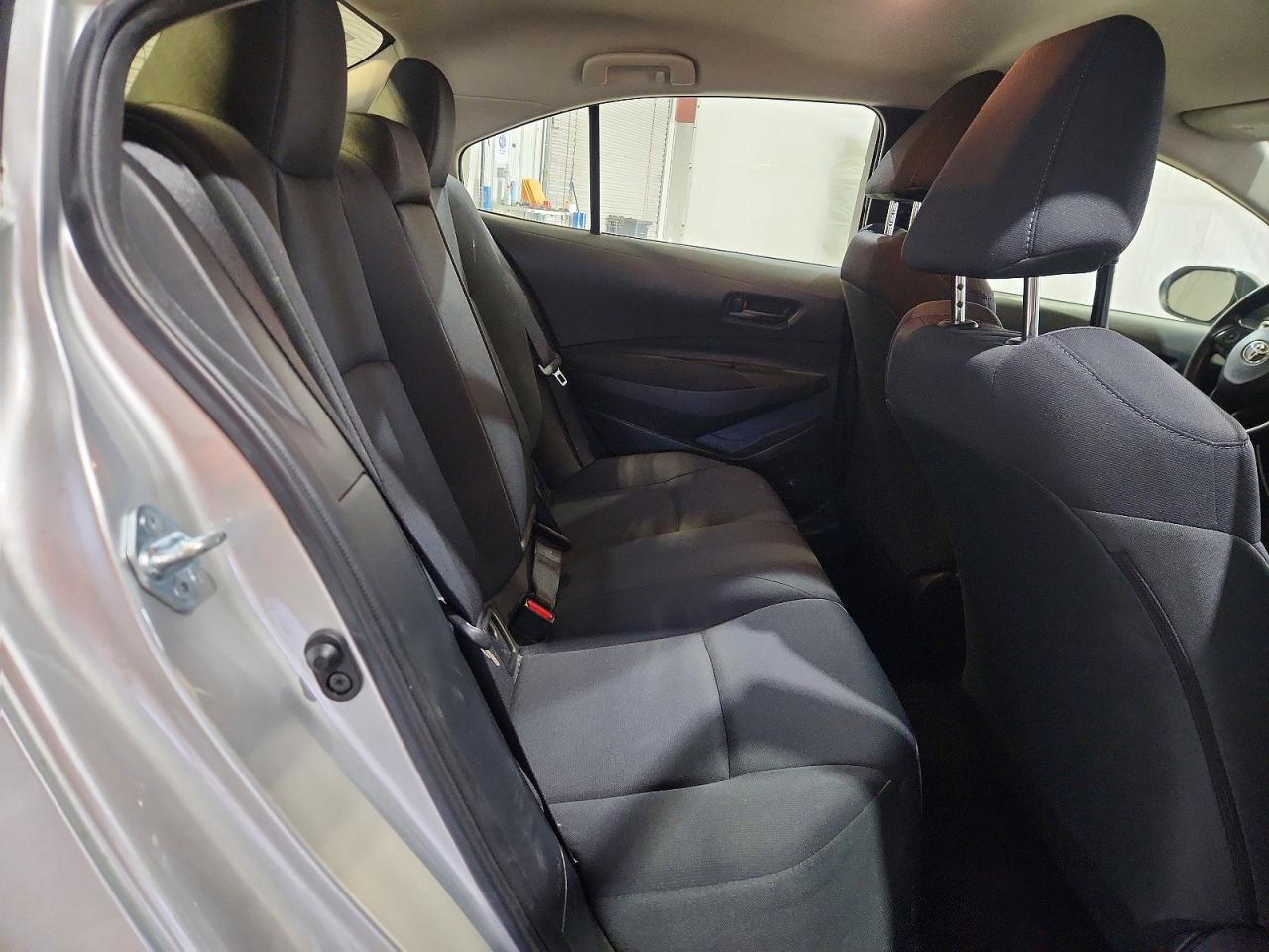 2022 TOYOTA COROLLA LE photo 19