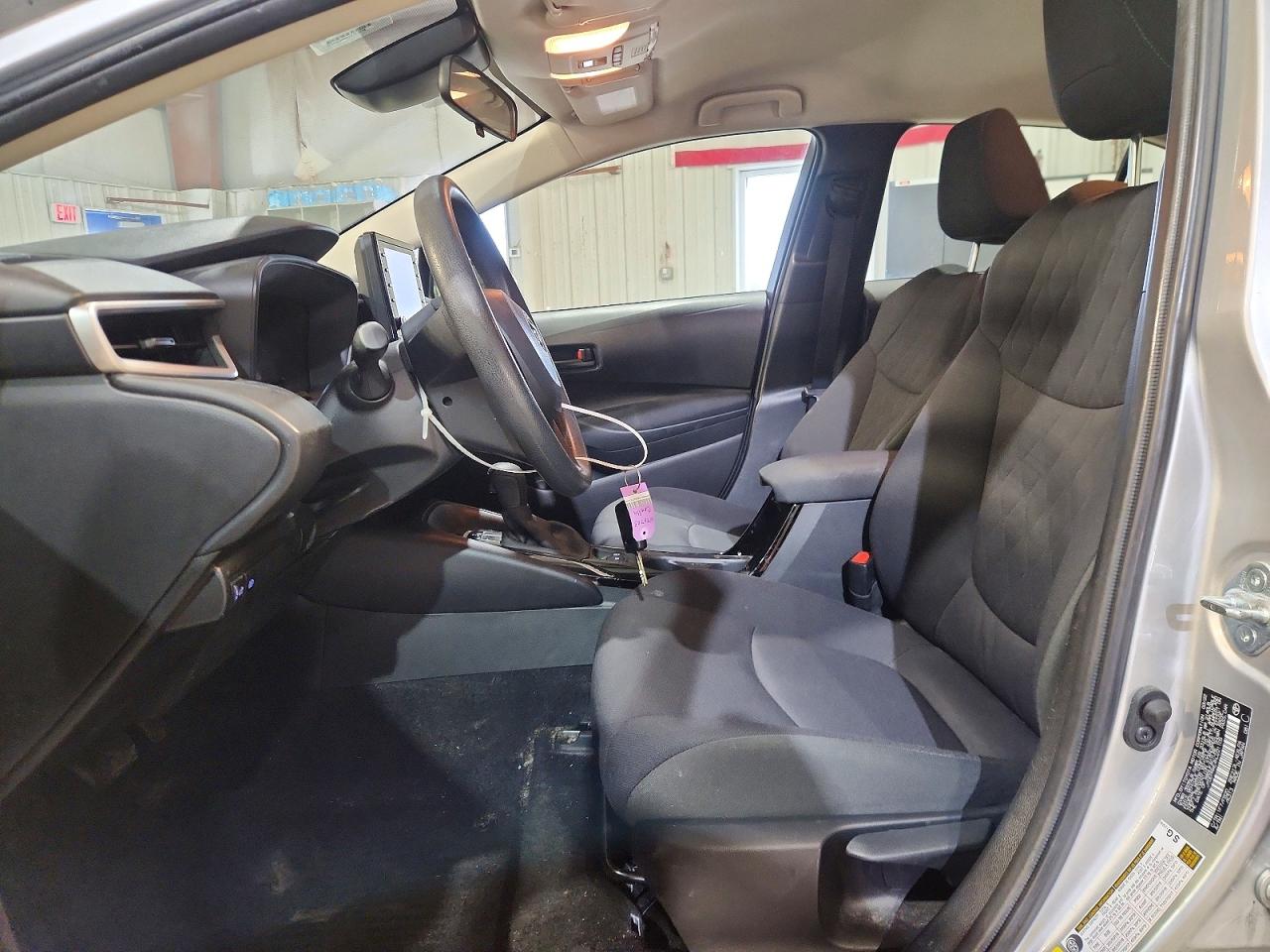 2022 TOYOTA COROLLA LE photo 13