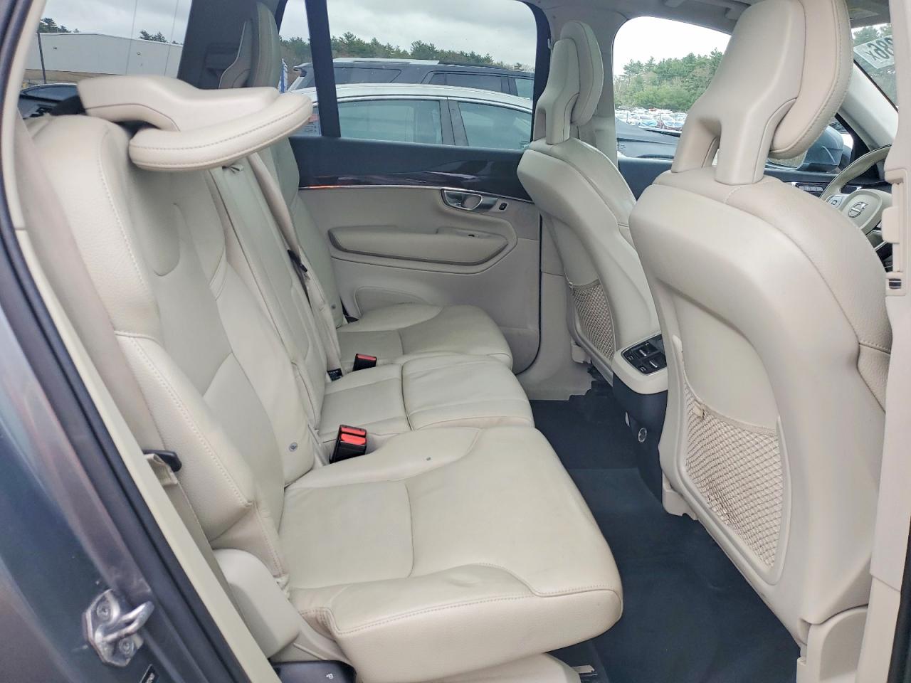 2017 VOLVO XC90 T6 photo 31