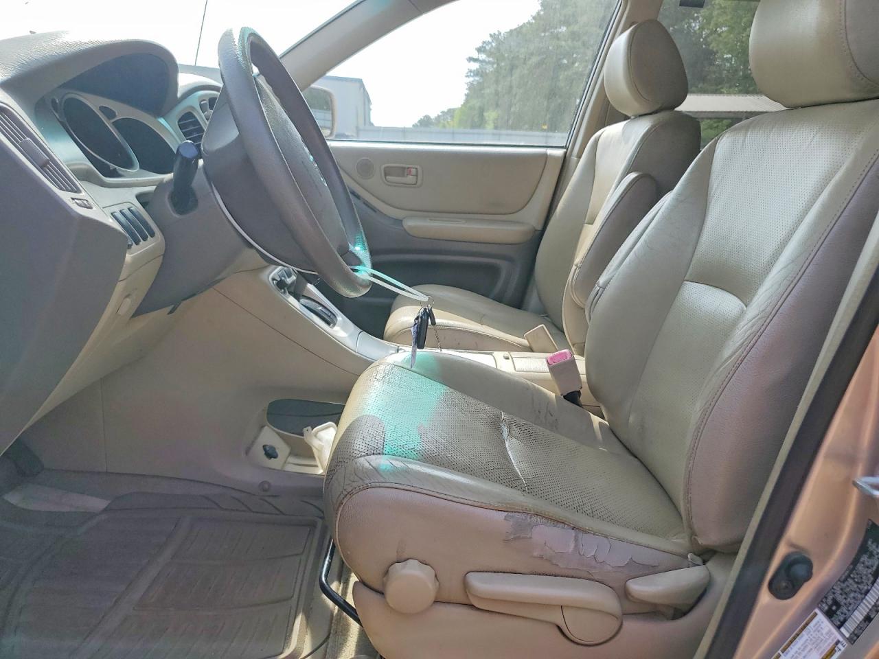 2004 TOYOTA HIGHLANDER BASE photo 19
