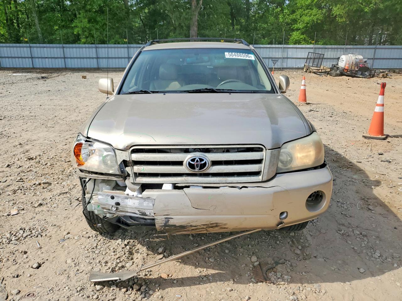 2004 TOYOTA HIGHLANDER BASE photo 13