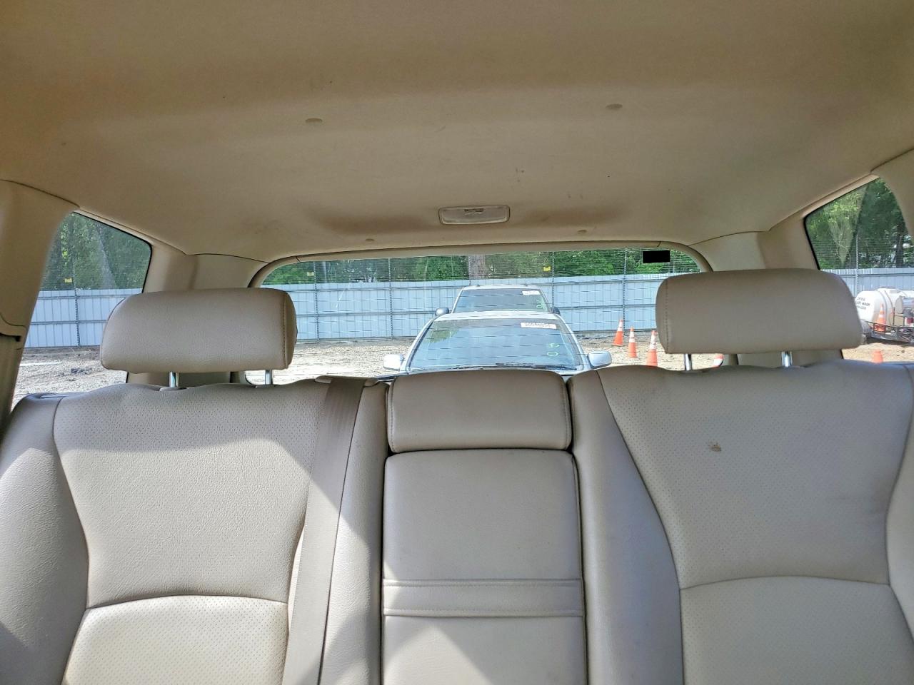 2004 TOYOTA HIGHLANDER BASE photo 28