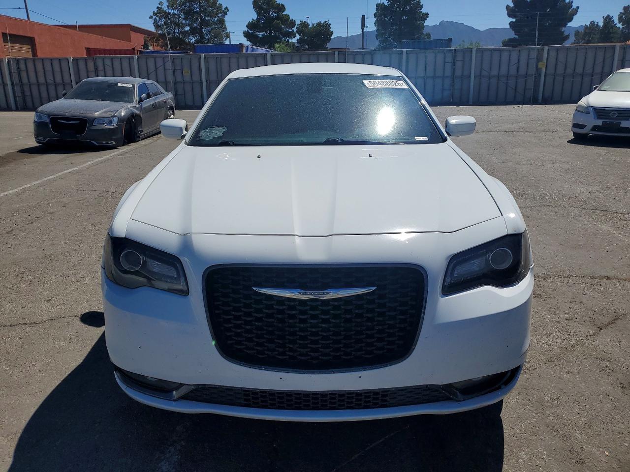 2019 CHRYSLER 300 S photo 13