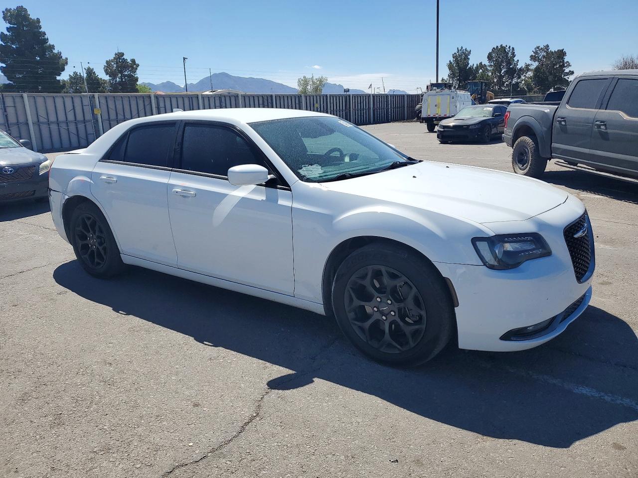 2019 CHRYSLER 300 S photo 10