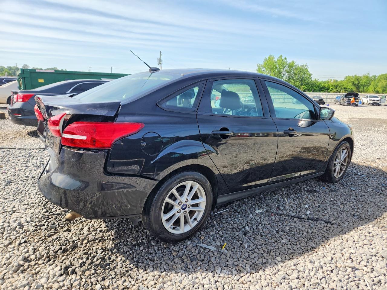2018 FORD FOCUS SE photo 5