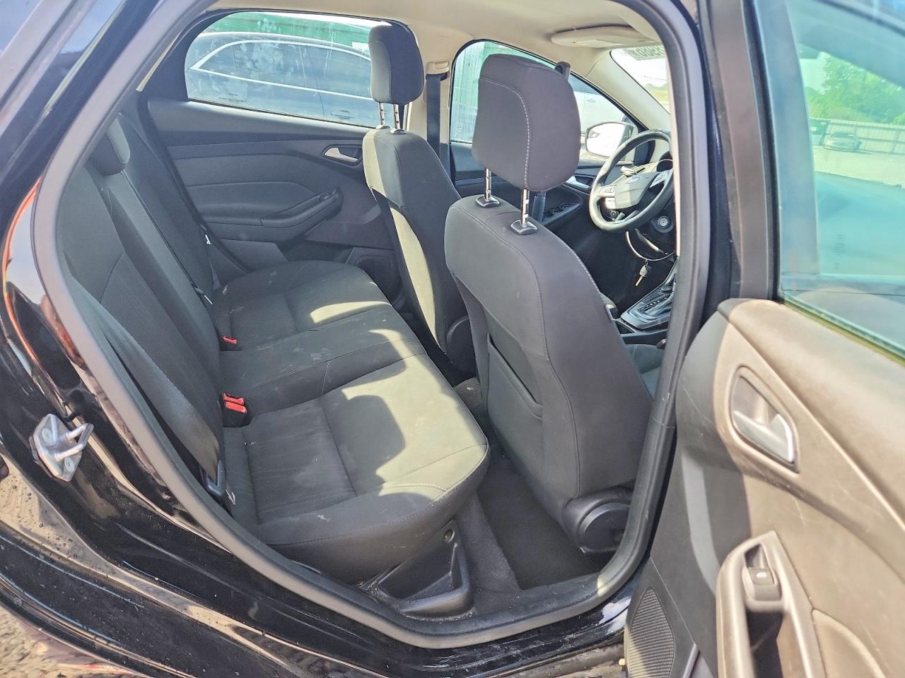 2018 FORD FOCUS SE photo 19