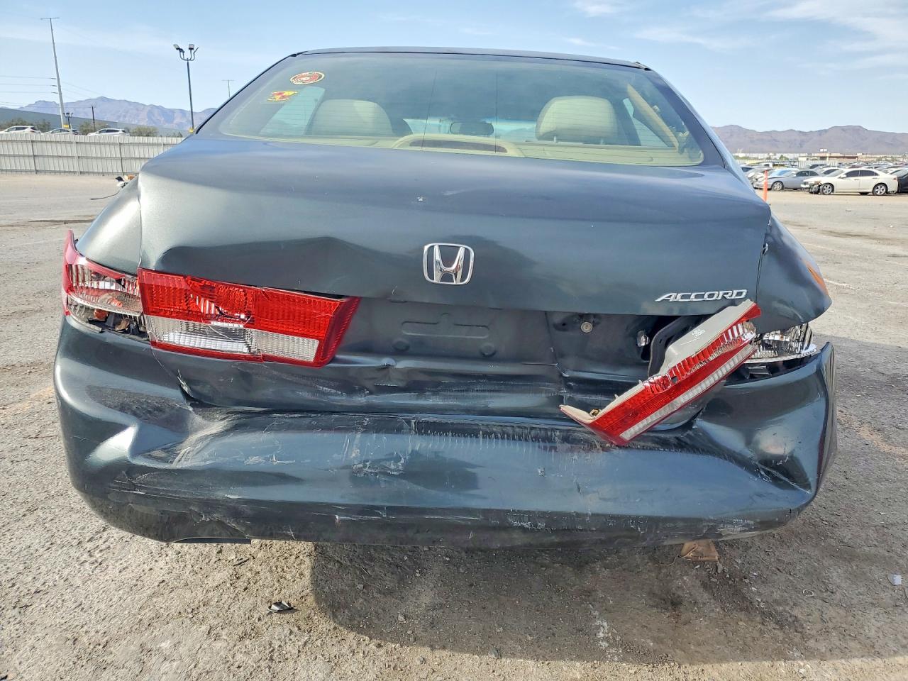 2004 HONDA ACCORD LX photo 16