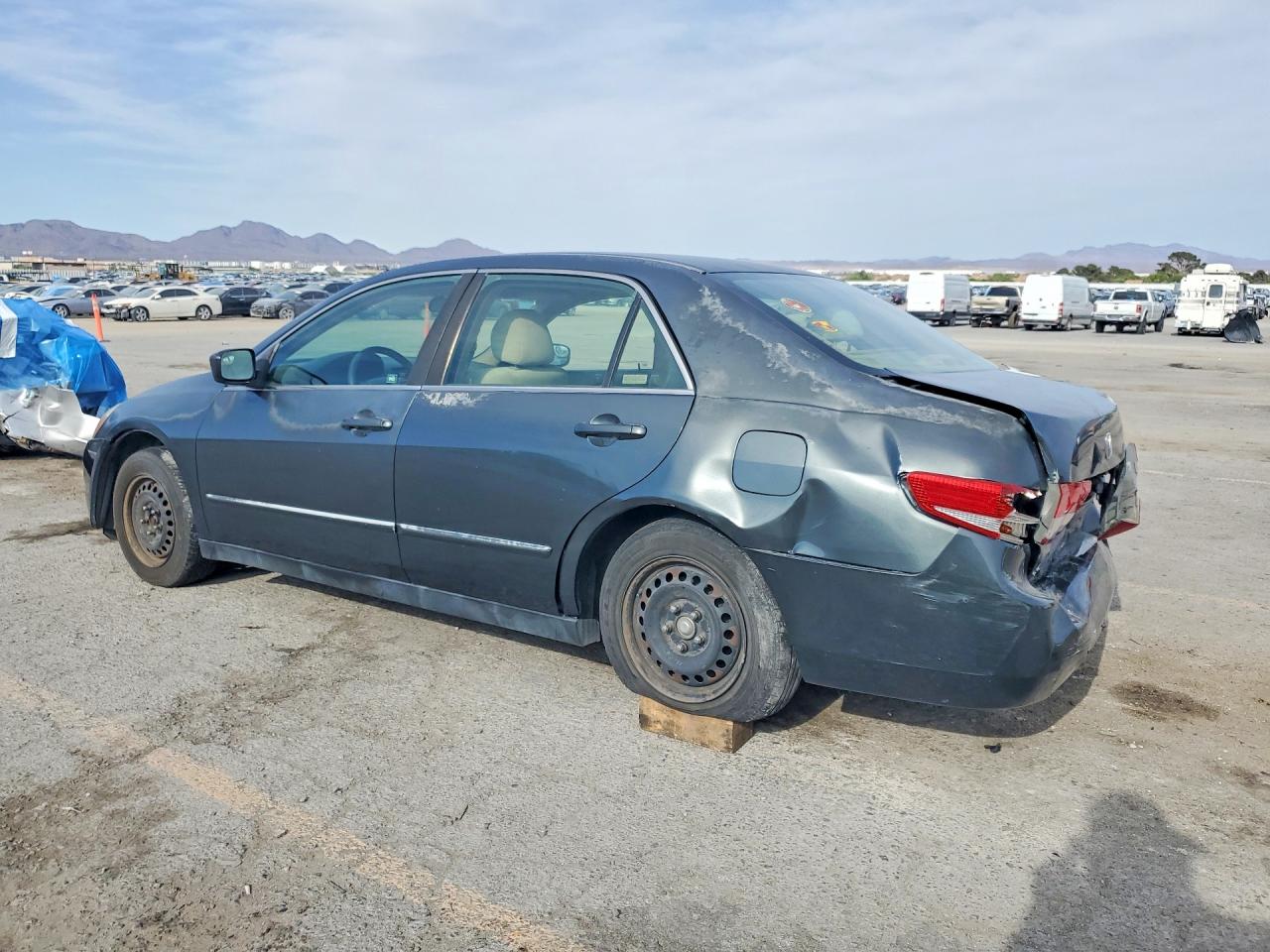 2004 HONDA ACCORD LX photo 4