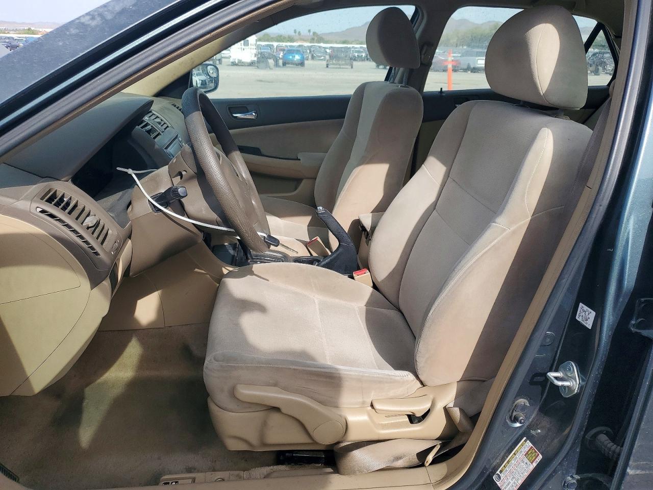 2004 HONDA ACCORD LX photo 19
