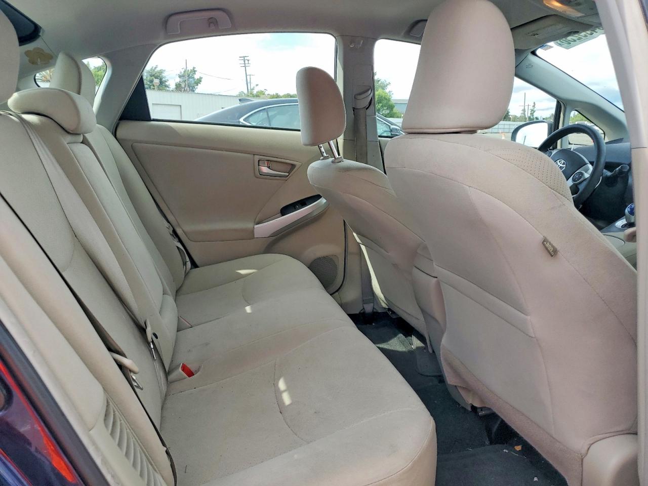 2014 TOYOTA PRIUS THREE photo 10